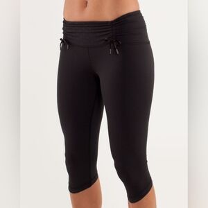 ❤️ LULULEMON SOME LIKE IT HOT CROPPED YOGA LEGGINGS, 0